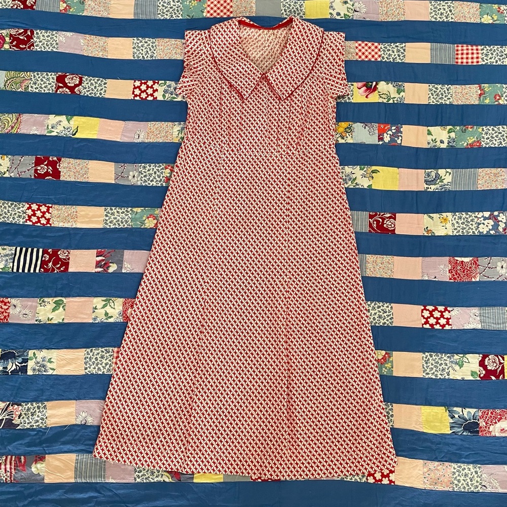 Vintage 1930s red and white cotton day dress!